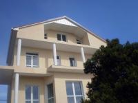 В Никите выставлен на продажу четырёхэтажный дом. 04.06.2010